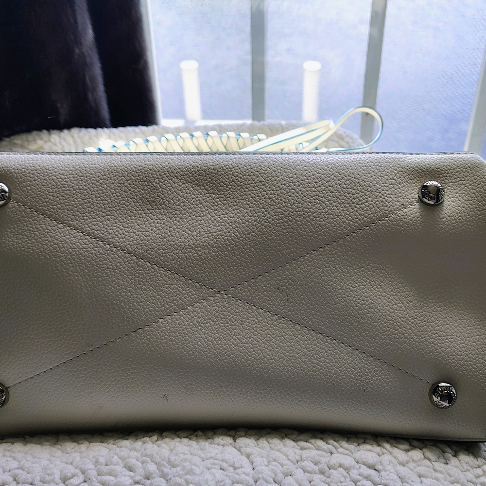 Louis Vuitton Cream With Blue Detailing Monogram Shoulder Bag - Picture 6 of 11